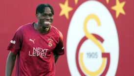 Wilfried Singo, Galatasaray'da ilk antrenmanına çıktı 5 wilfried singo galatasarayda ilk antrenmanina cikti eiNWNERg