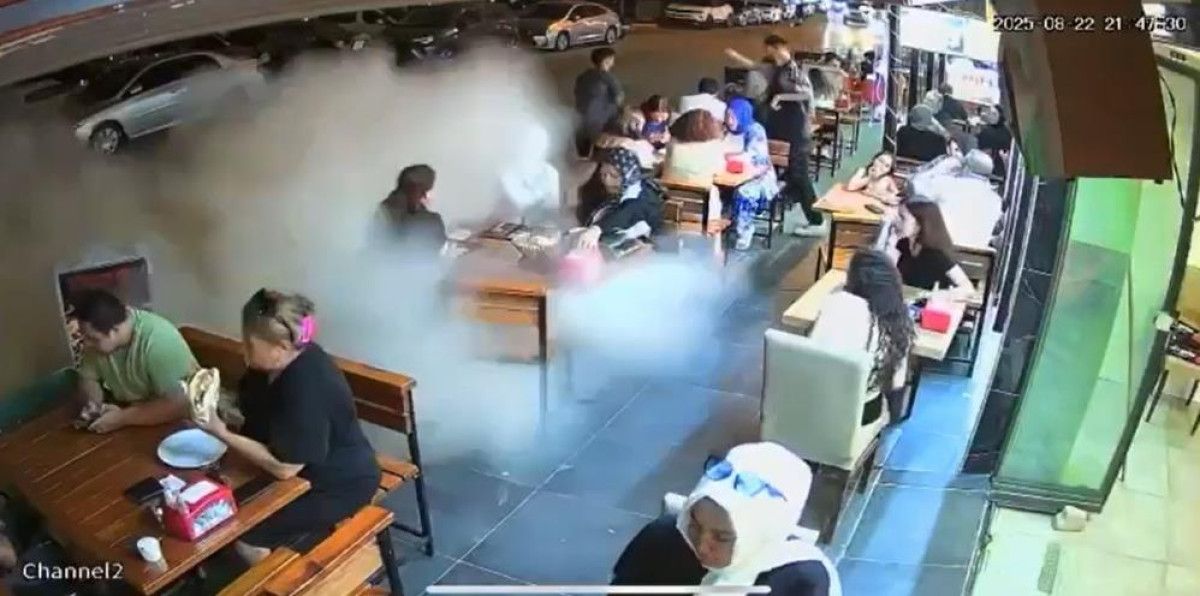 Yalova'da patlayan kamyon lastiği, restoranda paniğe neden oldu 2 yalovada patlayan kamyon lastigi restoranda panige neden oldu 1 TmEvIOqP