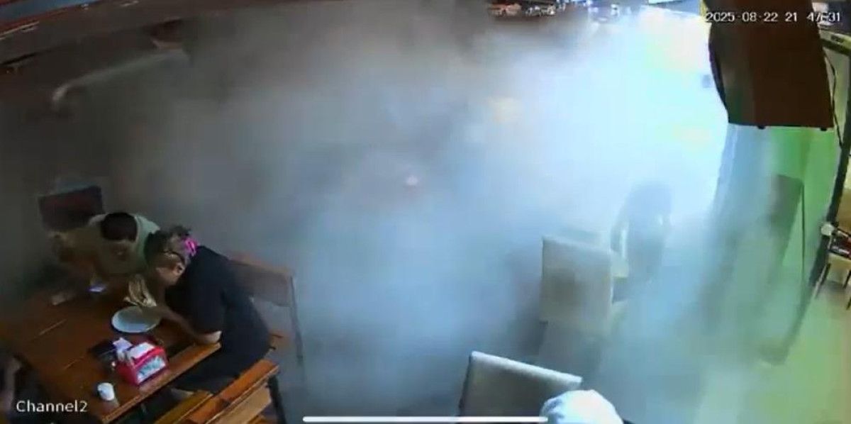 Yalova'da patlayan kamyon lastiği, restoranda paniğe neden oldu 3 yalovada patlayan kamyon lastigi restoranda panige neden oldu 2