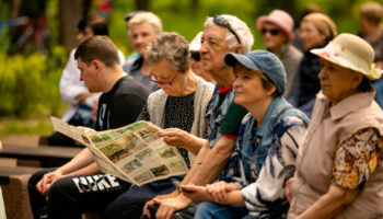 yaslilar dikkat ingiliz yetkililer uyardi o saatlerde disari cikmayin fseQSlYA