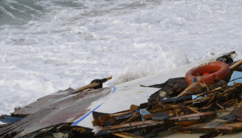 yemen aciklarinda gocmen teknesi alabora oldu 55 olu XcdqaBYq