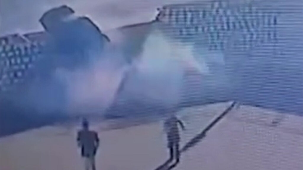 yozgatta otomobil okulun bahcesine uctu XML9ClQn