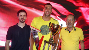 yuzmede kupa galatasaraydan alindi fenerbahceye verildi yKqUyIbg