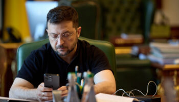 zelensky putinin gercek niyeti barisa adim atmak degil oldurmeye devam etmek zelrCpg8