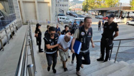 Zonguldak’ta “Uygun Tatil” Vaadiyle 15 Milyonluk Vurgun 7 zonguldakta uygun tatil vaadiyle 15 milyonluk vurgun ajJDHrZR