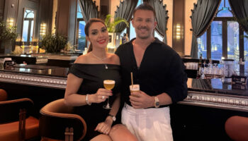 zuhal topalin aile pozu kizi ve esiyle spor yapti zUv2FuBK