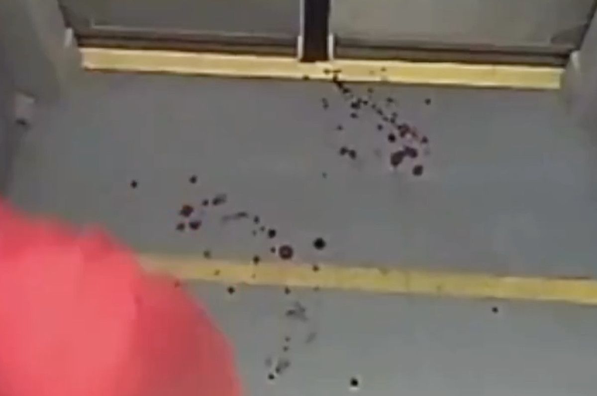 abdde trende onune oturan kadini bogazindan bicakladi o anlar kamerada 2 NqOfA3w1