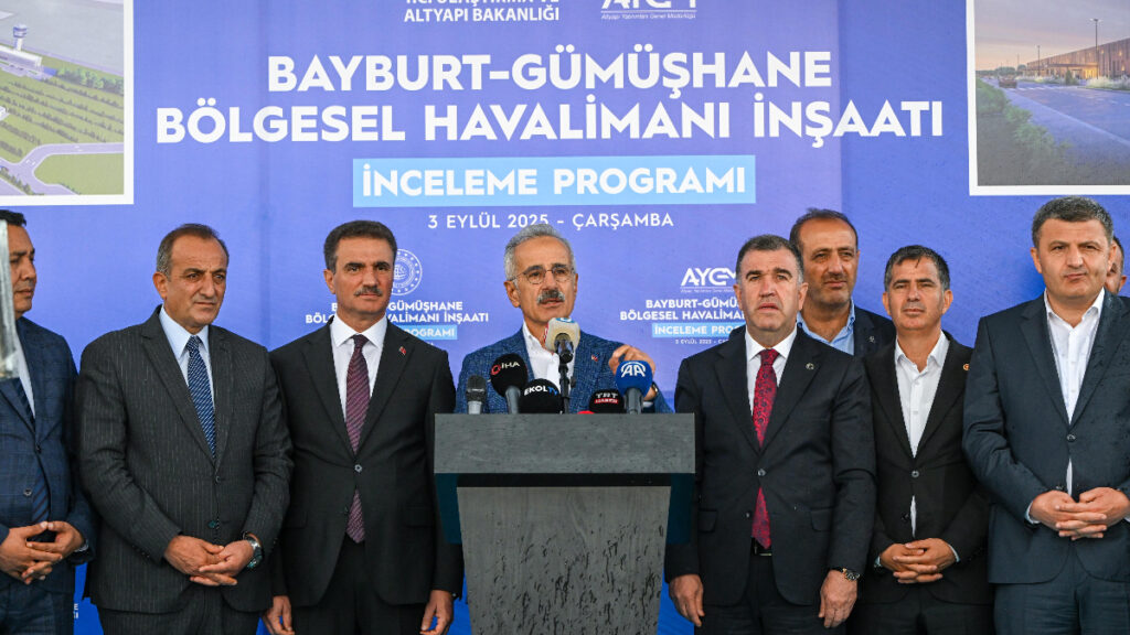 abdulkadir uraloglu gumushanede hedefimiz 2026 yili icerisinde havalimanini bitirmek a19k5MEs