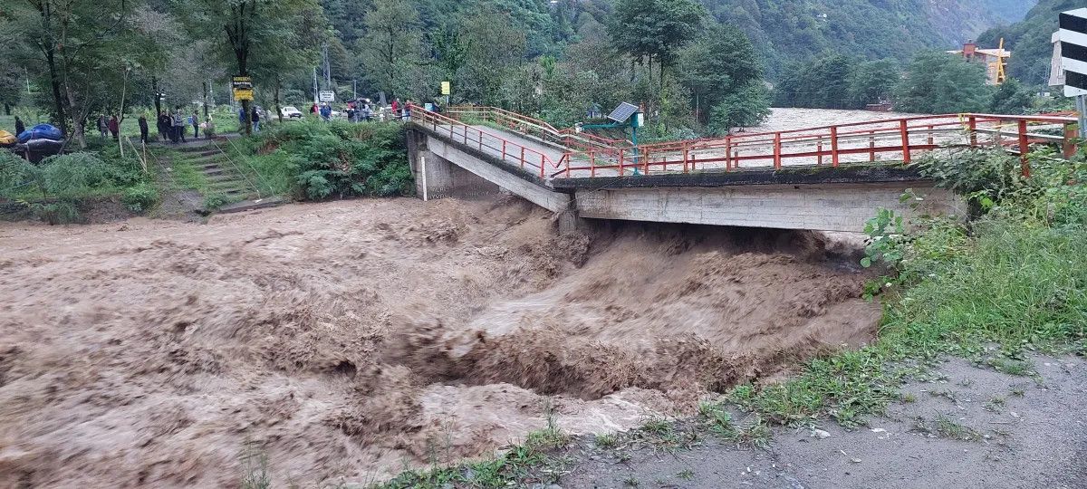 abdulkadir uraloglu rizede incelemelerde bulundu alinmasi gereken onlemleri aldik 3