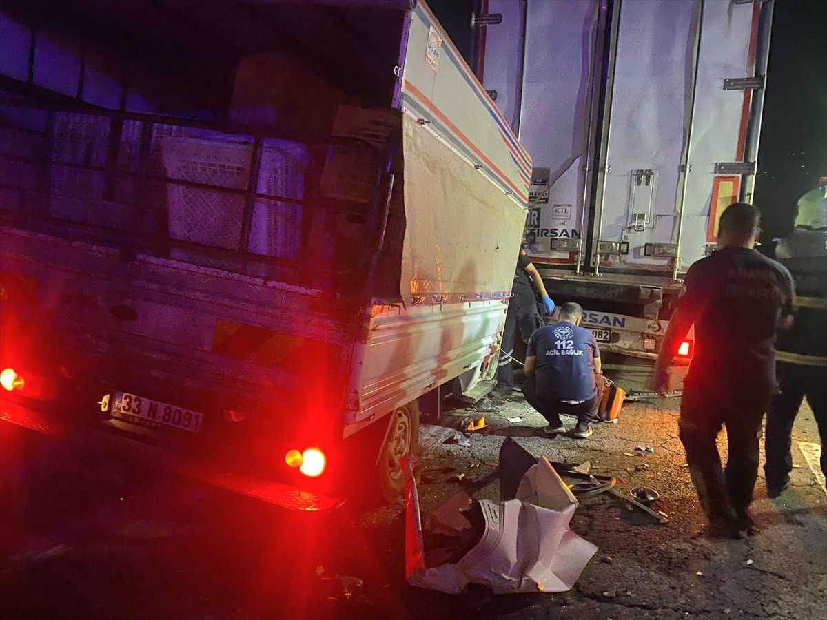 adanada tira carpan kamyonetin surucusu hayatini kaybetti 0