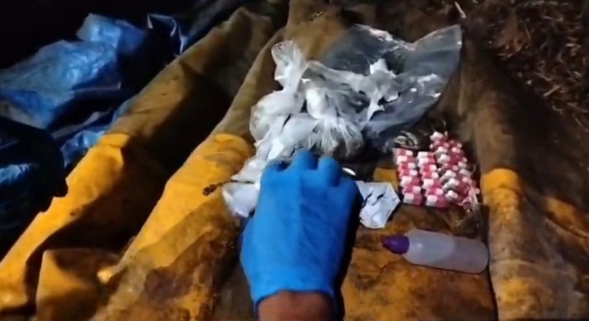 adanada uyusturucuyu topraga gommusler 3 torbaci tutuklandi 0 jETt9VQB