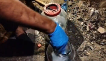 adanada uyusturucuyu topraga gommusler 3 torbaci tutuklandi W2vlO37d