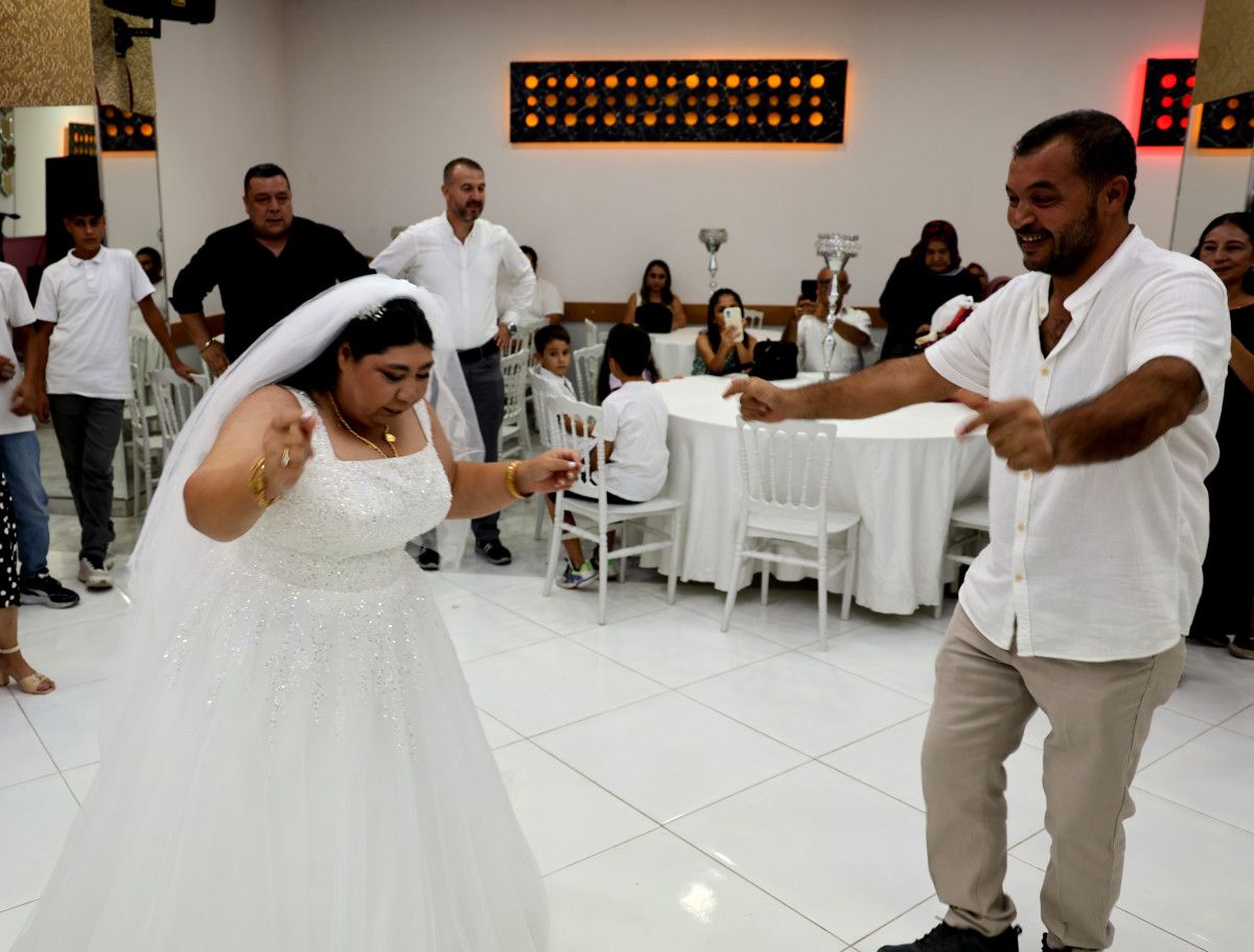 Adana'da zihinsel engelli kadının hayali temsili düğünle gerçekleşti 2 adanada zihinsel engelli kadinin hayali temsili dugunle gerceklesti 1 jVBMZqC1