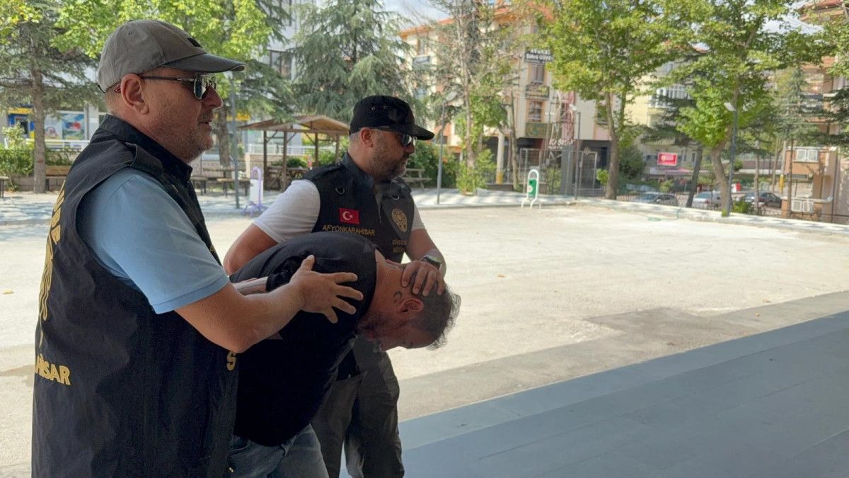 afyonkarahisarda valiye kufur ve hakaret eden sahis yakalandi 0 4RJhSupl