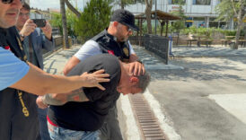 Afyonkarahisar'da valiye küfür ve hakaret eden şahıs yakalandı 6 afyonkarahisarda valiye kufur ve hakaret eden sahis yakalandi pBn7RGDg