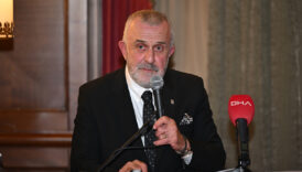 ahmet urkmezgil uyelerle bulustu aFw6IndX