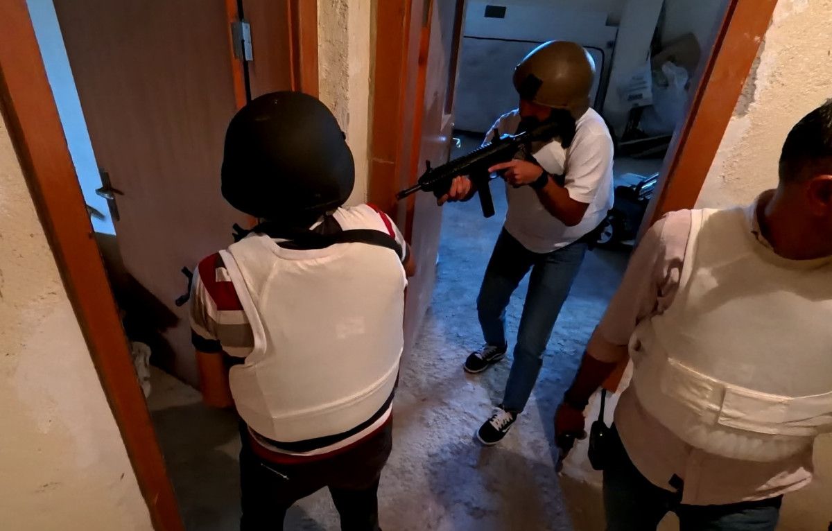 aksarayda elindeki tufekle sokakta gezerek havaya ates acti 3 j4gByUOI