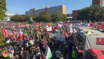 almanyada tum gozler gazzede gosterisi on binler israili protesto etti eR4KN3XD