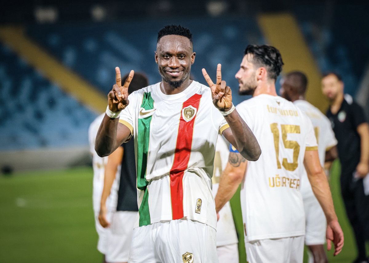 amedspor adana demirsporu 8 1 maglup etti mbaye diagne hat trick yapti 0 hzMtcSBq