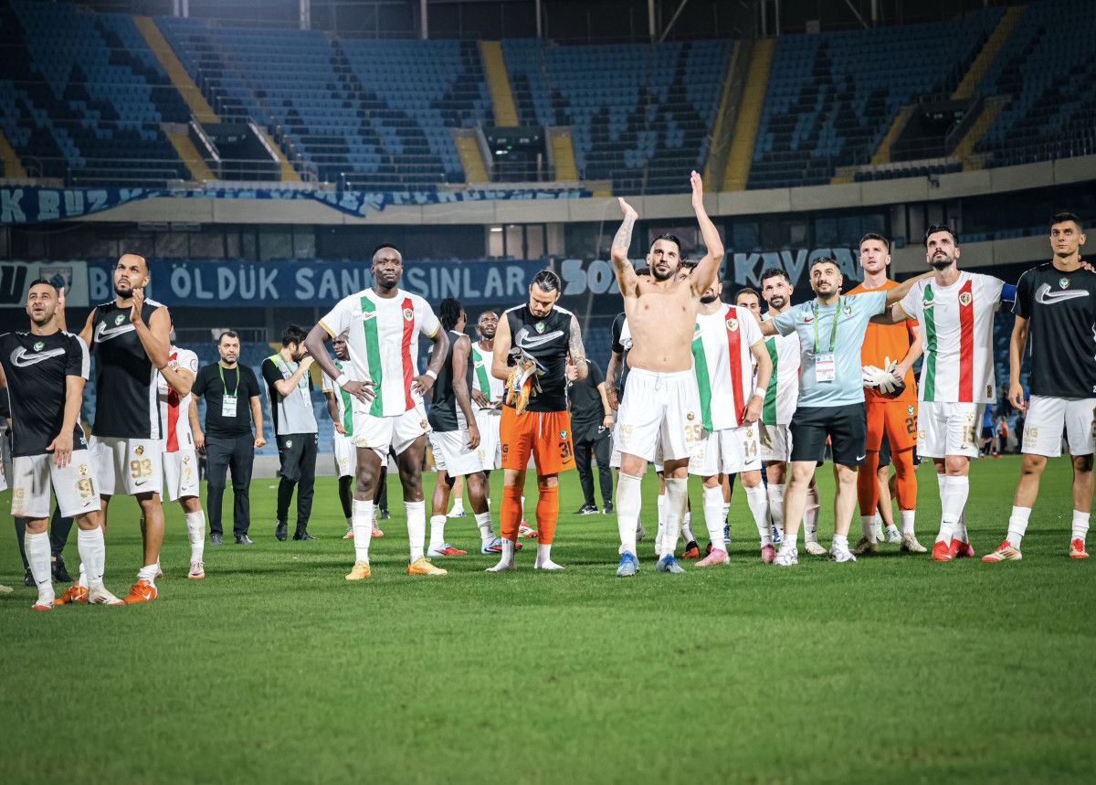 amedspor adana demirsporu 8 1 maglup etti mbaye diagne hat trick yapti 1