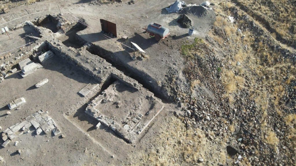 anide tarihi kesif yeni bir selcuklu kumbeti ortaya cikarildi leNS4uAj