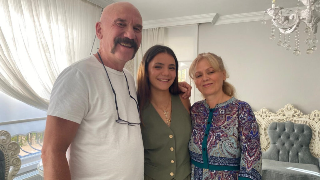 ankarada 3 kiz cocuguna koruyucu aile oldular 8wIzmprb