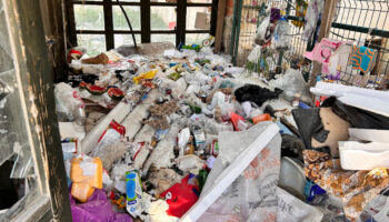 ankarada cop dolu evden yayilan kotu koku mahalleyi ayaga kaldirdi P29Yyc8G