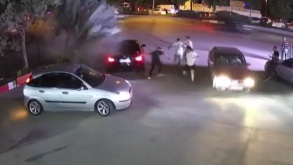 ankarada otomobilin oto yikamaciya uctugu anlar kamerada 1 fDldQGdn