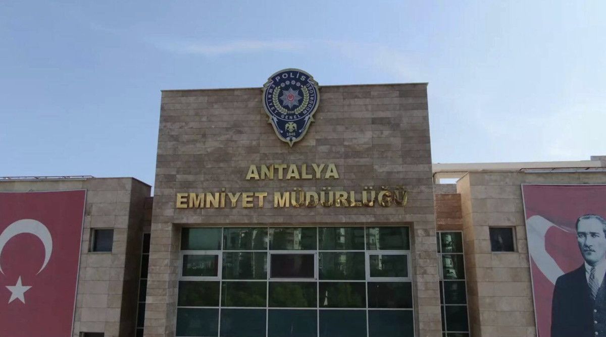 antalya eski emniyet muduru ilker arslan teslim oldu 1 efyFbrwJ