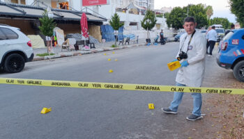 antalyada esnafa silahli saldiri 1i turist 3 yarali q66yqNF9