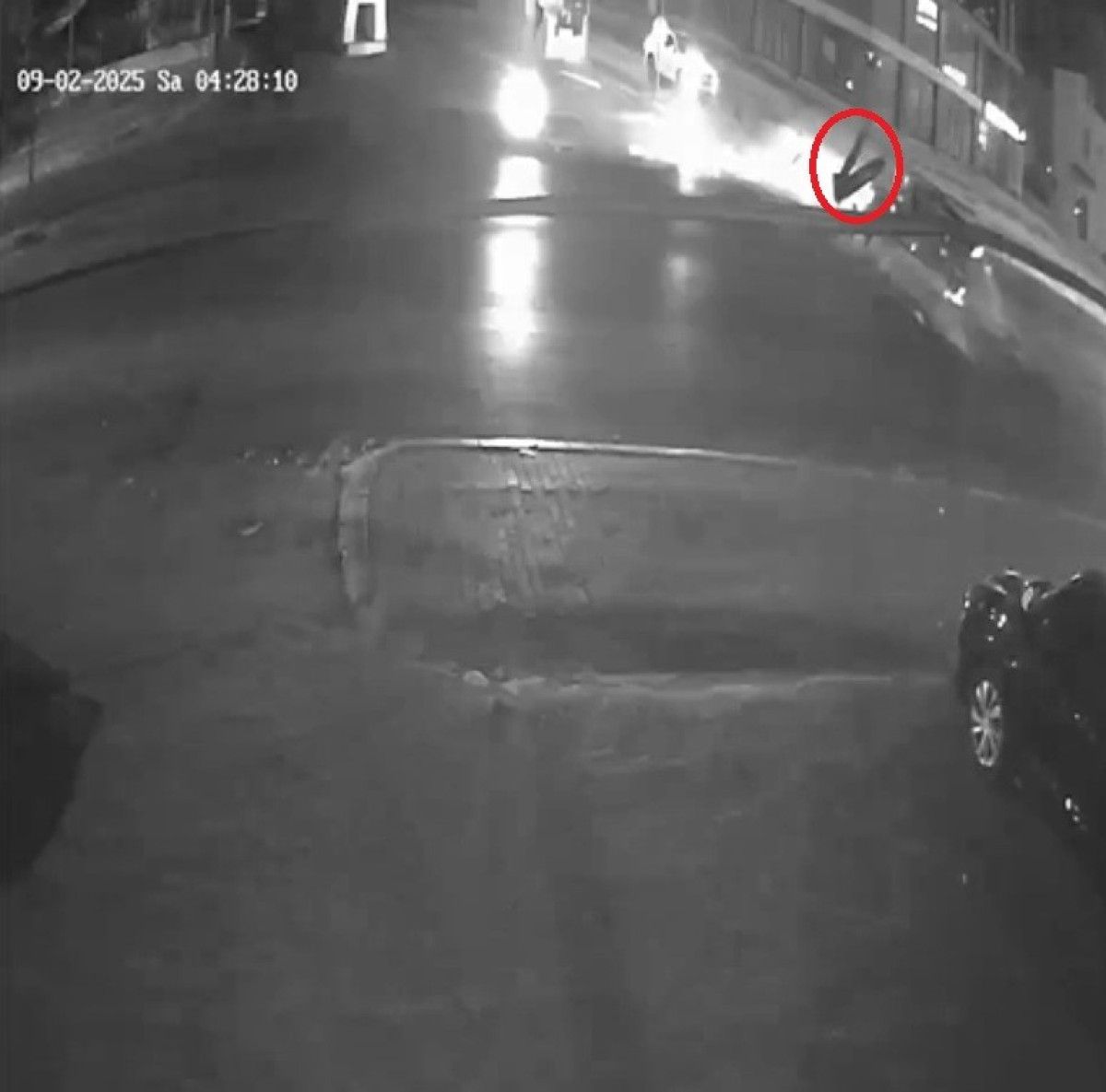 Antalya'da otomobil, kavşağa çıkan aracı biçti: 3 yaralı 1 antalyada otomobil kavsaga cikan araci bicti 3 yarali 0 KSVnwZc1