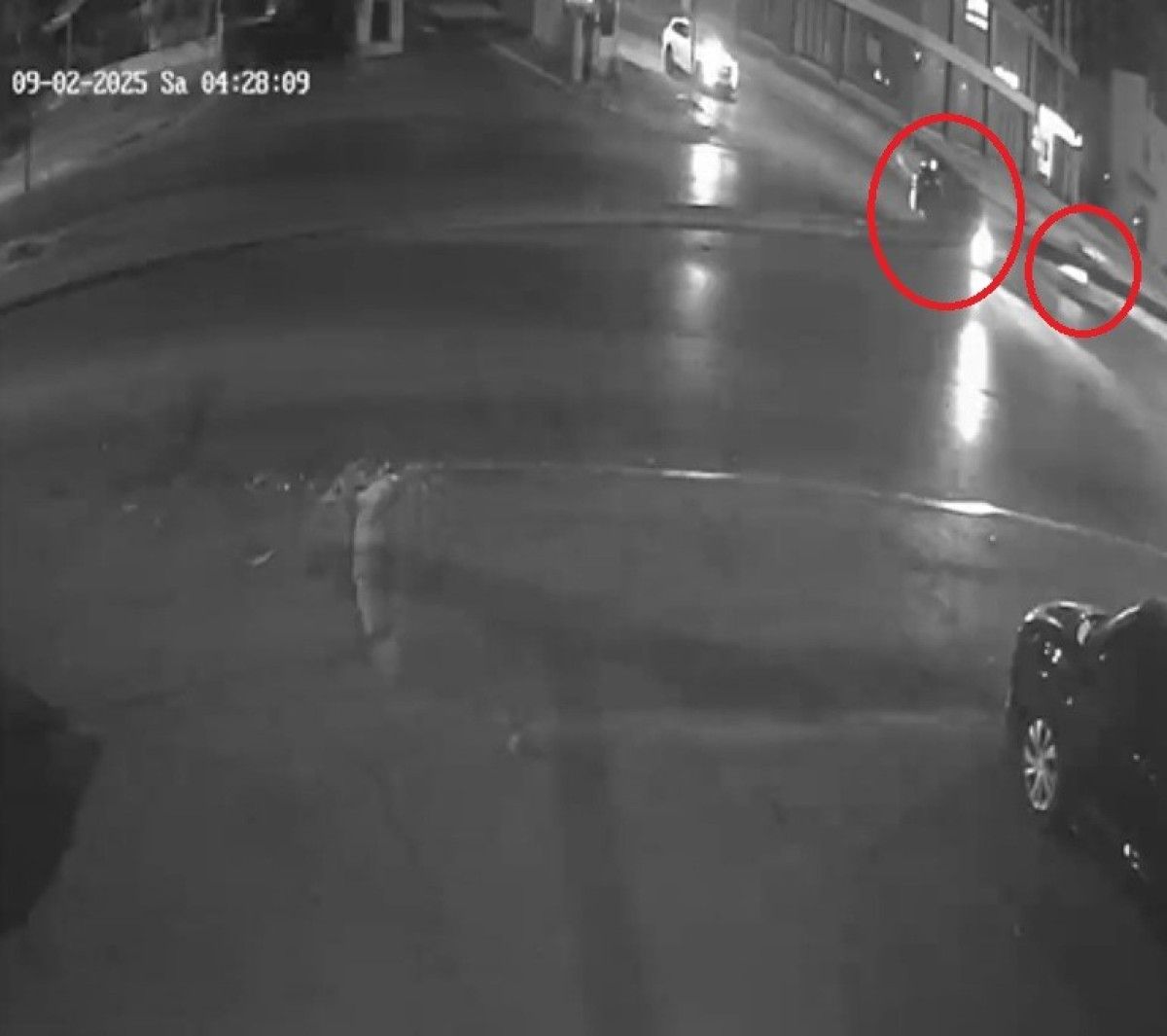 Antalya'da otomobil, kavşağa çıkan aracı biçti: 3 yaralı 5 antalyada otomobil kavsaga cikan araci bicti 3 yarali 4 GgEMkTjr