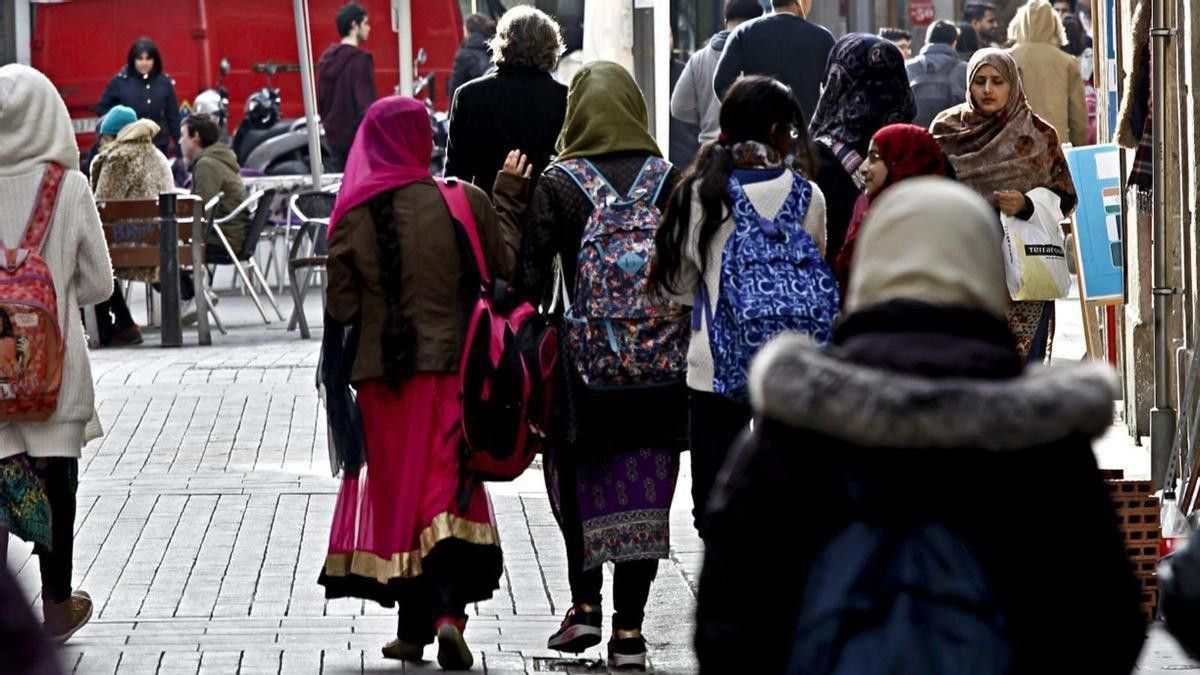 avusturyada hukumet 14 yas altindakiler icin okullarda basortusu yasagi konusunda anlasti 1 K2TIFuRj