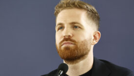 ayrilik iddialari sonrasi devin ozekten dikkat ceken hamle 5kMmXRiU