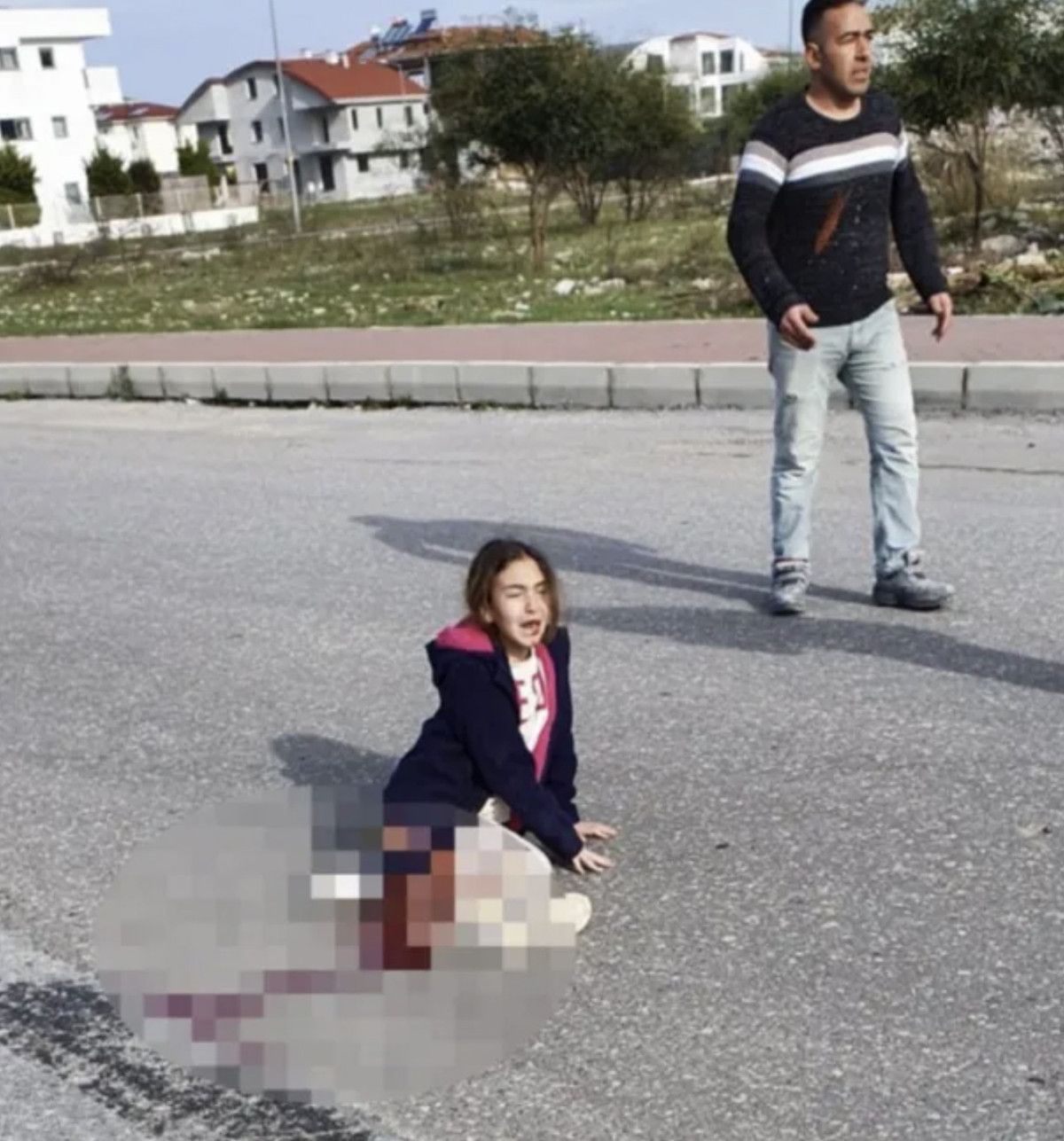 basibos sokak kopeklerinin oldurdugu mahranin mezarina mama biraktilar 1 k25Z3W1Q