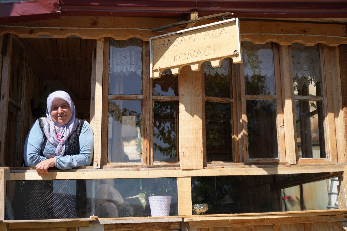 bayburtta 44 yildir kirada oturdugu evi saraya cevirdi 0 re57maE8