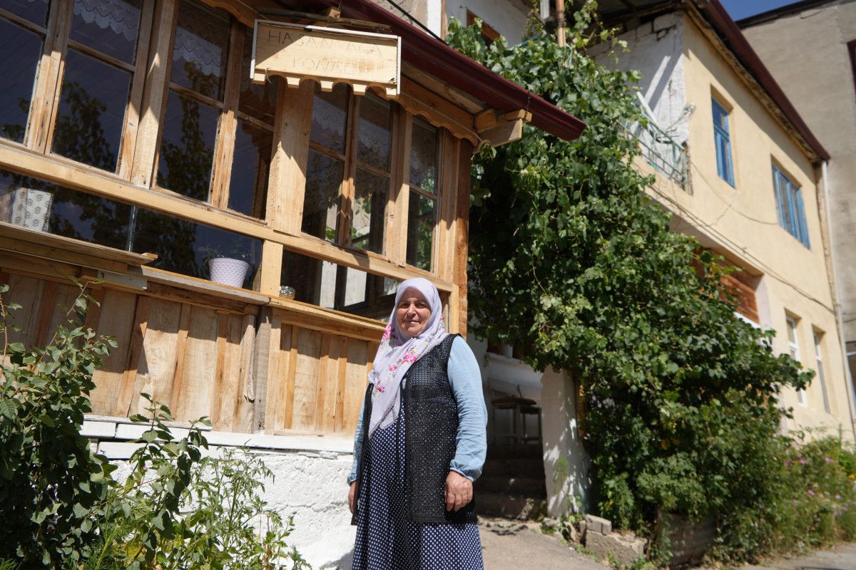 bayburtta 44 yildir kirada oturdugu evi saraya cevirdi 1 l7ImfXzc