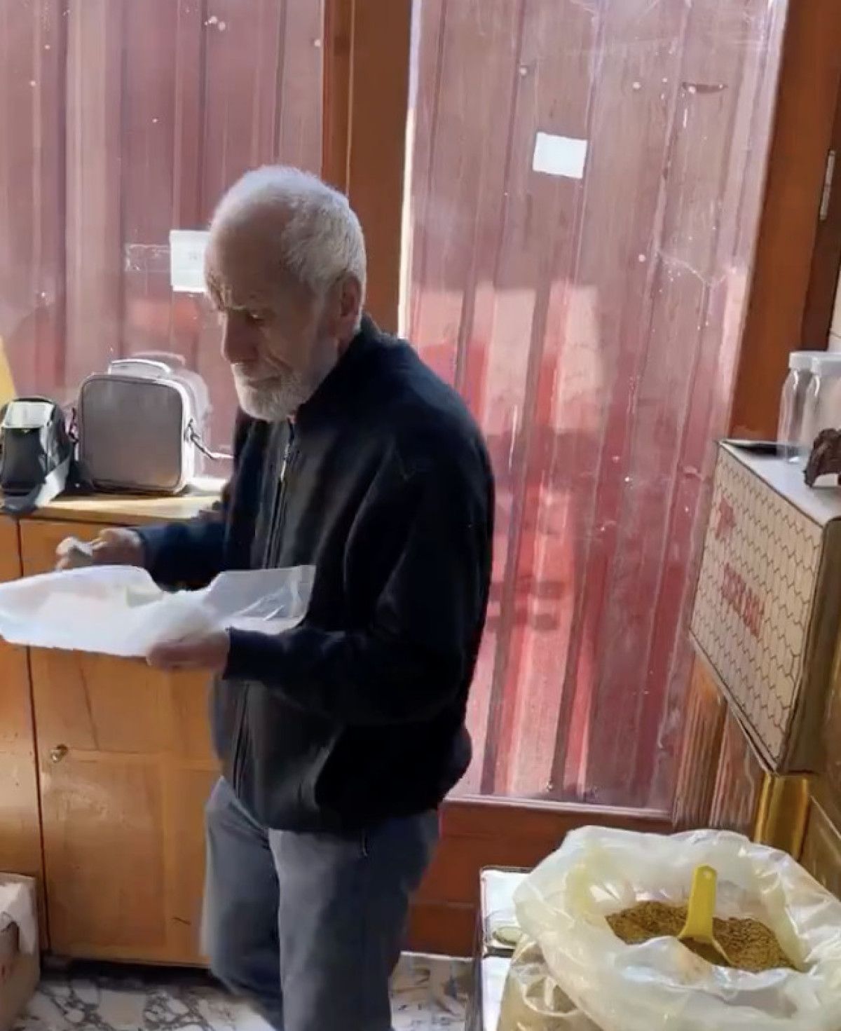 bella hadid kahramanmarasli nusret amcanin videosunu paylasti 0 mLJvOTME