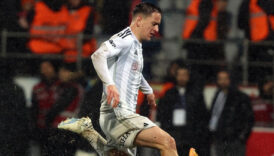 besiktas amir hadziahmetovici hull cityye kiraladi 7INj3Pmg