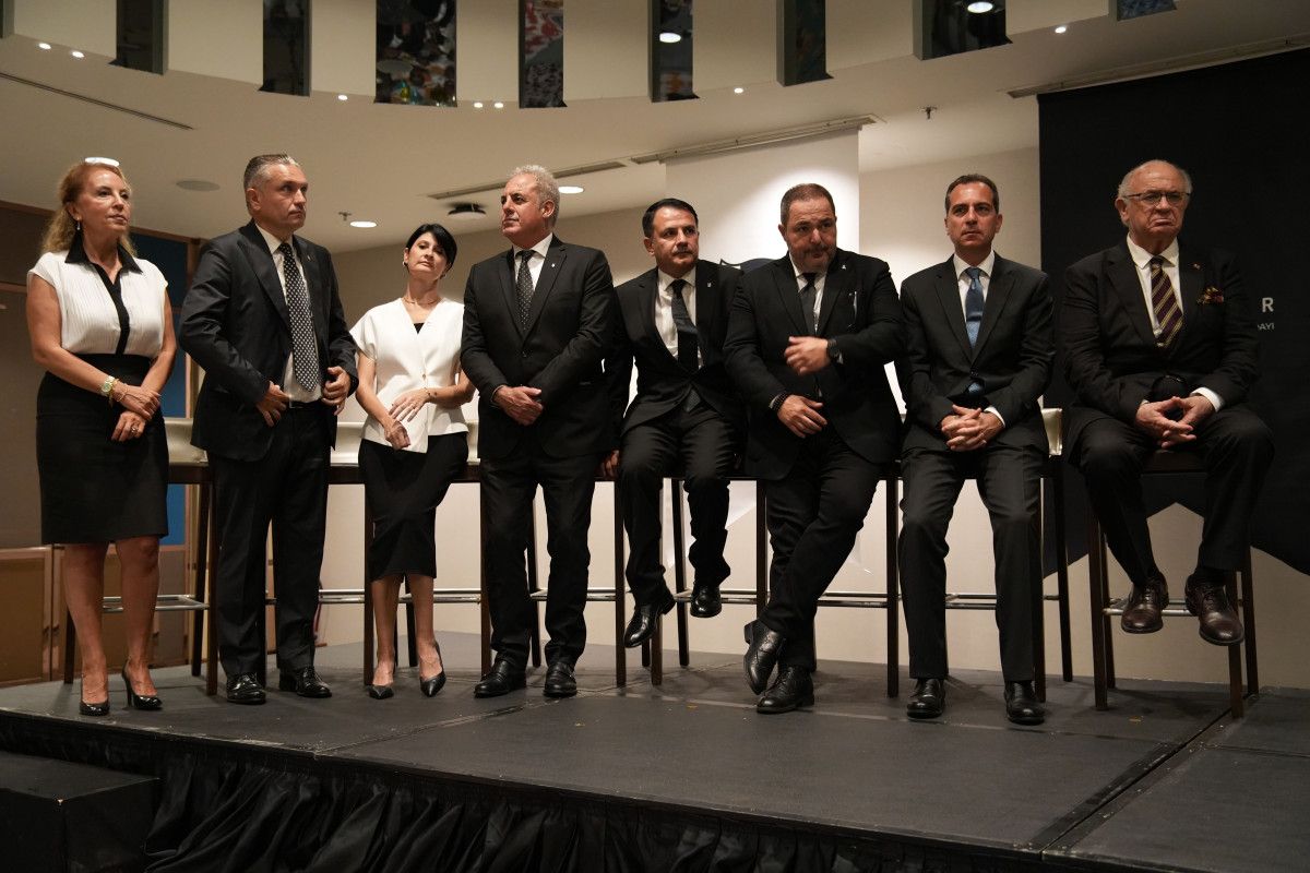 besiktas divan kurulu baskan adayi emir tamer basinla bir araya geldi 4 LtResXBz