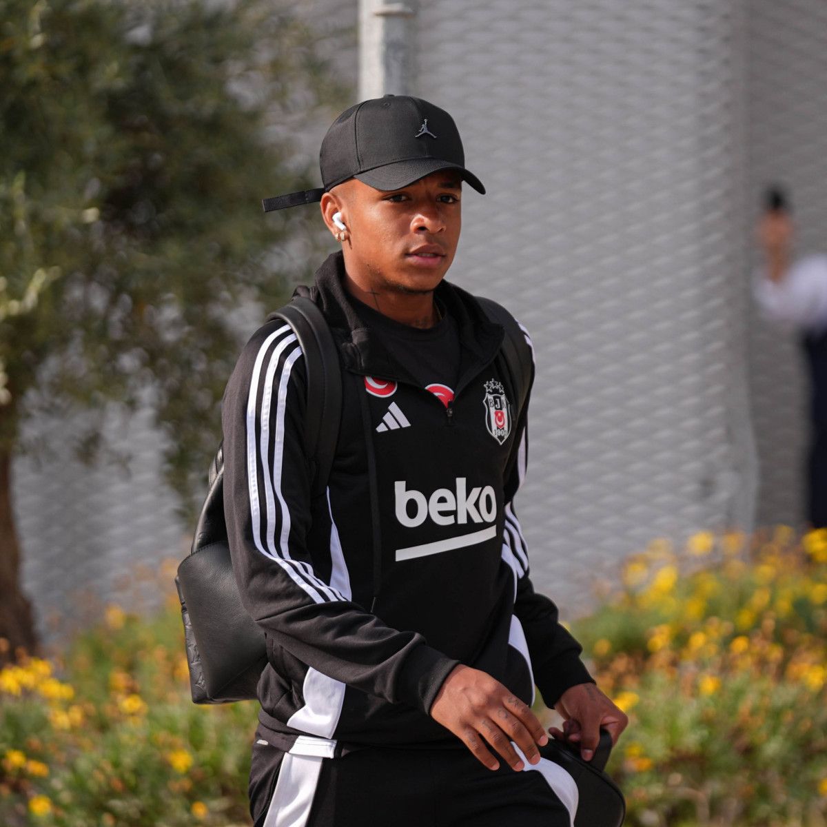 besiktas keny arroyoyu gonderdi 0 YHRGG9Jq