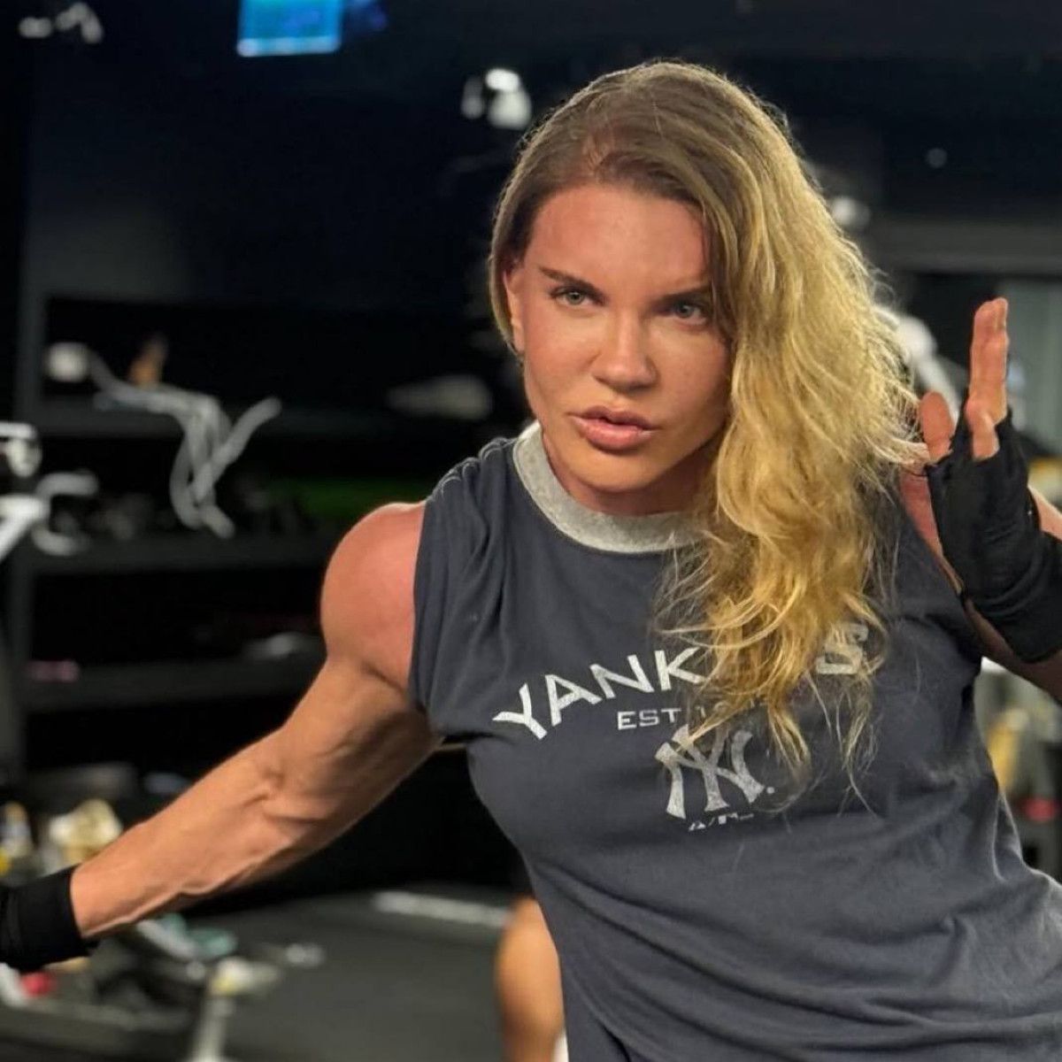 biricik sudenden itiraflar emekli maasi icin sira beklemek zor diyorlar 62 yasimda 300 kilo DPeV1Hwt