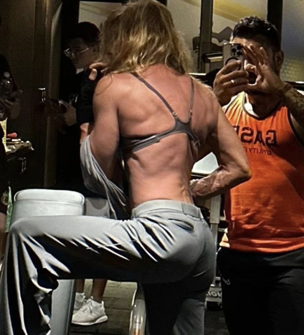 biricik sudenden itiraflar emekli maasi icin sira beklemek zor diyorlar 62 yasimda 300 kilo mD877k8w