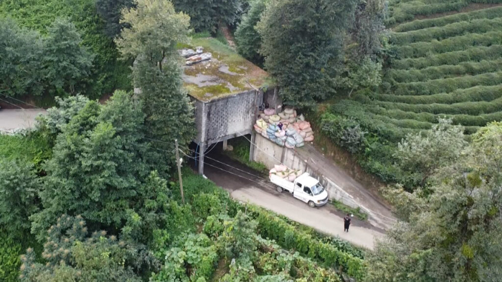 bu yol rizeden baska yerde yok ustu cay alim yeri alti yol beTjy2p9