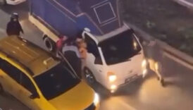 bursada iki surucu kavgaya tutustu trafik kilitlendi ZWqniwYe