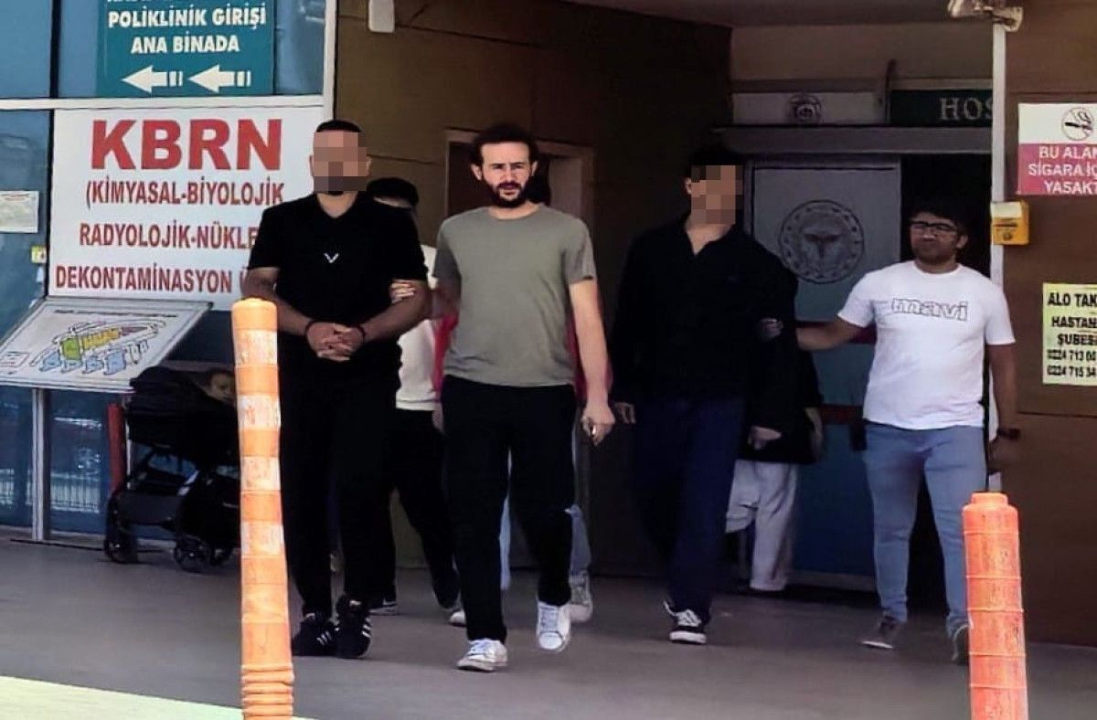 bursada kadinlari taciz ettigi iddiasiyla dovulup bicaklandi 3 gozalti 1 hRI6nkJc