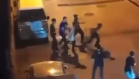 bursada kalabalik bir grup tarafindan darbedilen genc esnafa sigindi VFgORb8B