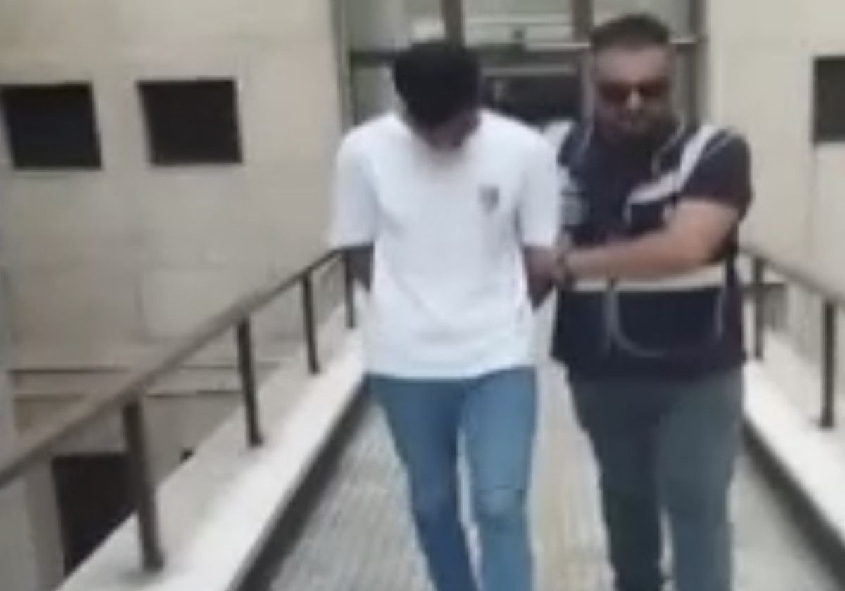 Bursa'da polisi gören firari, ölü taklidi yaparak kurtulmaya çalıştı 1 bursada polisi goren firari olu taklidi yaparak kurtulmaya calisti 0 gvJG2Vzf