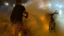 bursada yanan motosikleti ayagi kirik vatandas kurtardi U3k1xz41