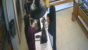 bursada yirtik para yontemiyle tirnakcilik yapmak isteyen kadin isletme mudurune takildi UHspkgyH